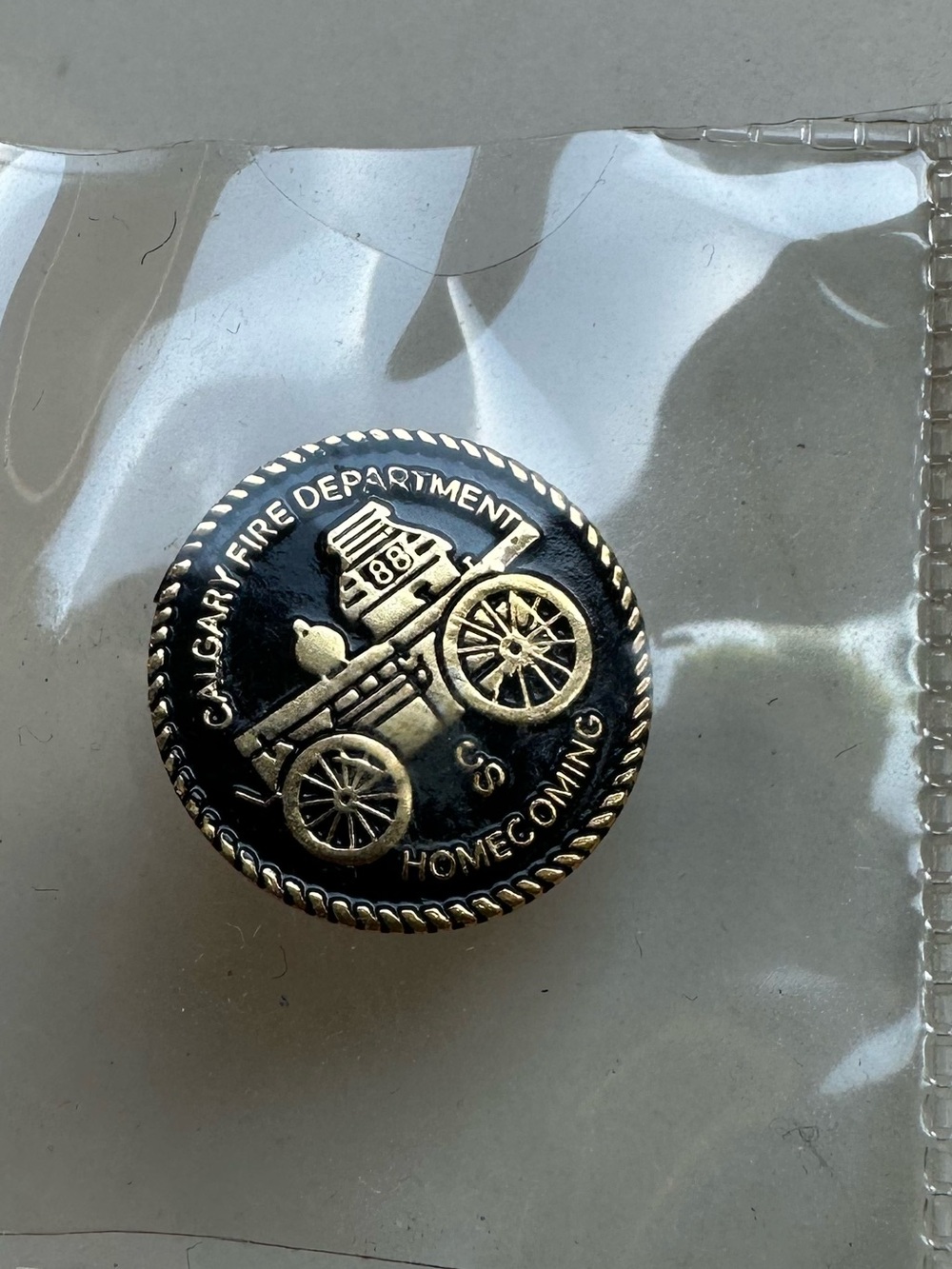 Vintage Calgary Fire Department Homecoming 1988 4 Souvenir Collectible Pins - Picture 4 of 8